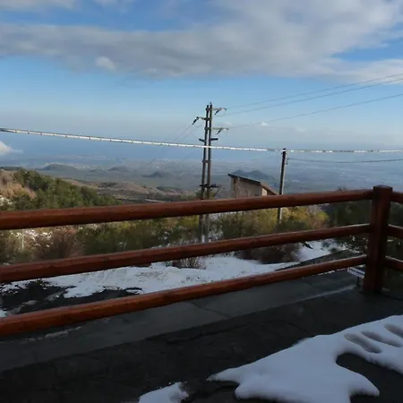 Dağ evi Chalet Serra La Nave Etna Ragalna